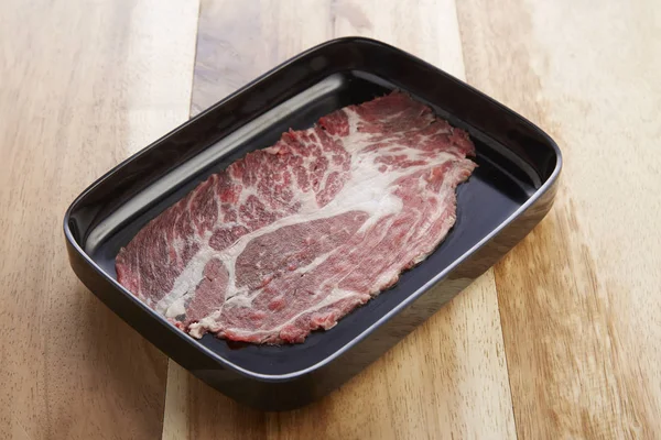 Rindfleisch in Tablett für shabushabu — Stockfoto