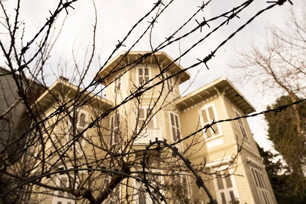 Prens adaları heybeli ada eski ahşap evler