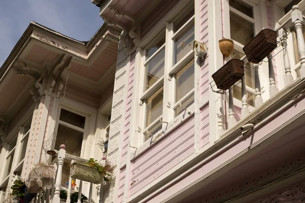 Prens adaları heybeli ada eski ahşap evler