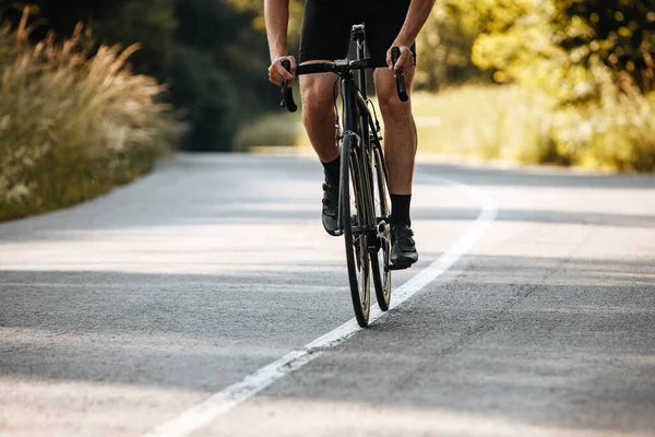 Nahaufnahme Eines Reifen Mannes Mit Kräftiger Körperform Radsport Outfit Der — Stockfoto
