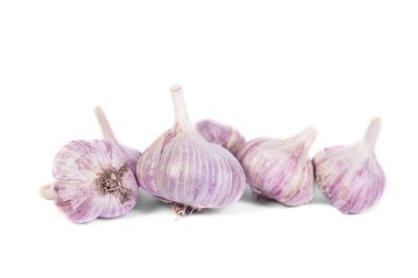 Sarımsak beyaza izole edilmiş