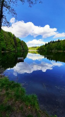 Skyline, üzüm bağı bulutları, bahar