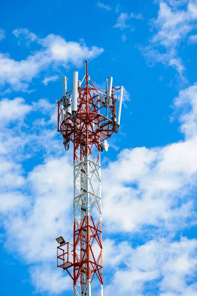 Telecommunication tower blue sky — Stock Photo, Image