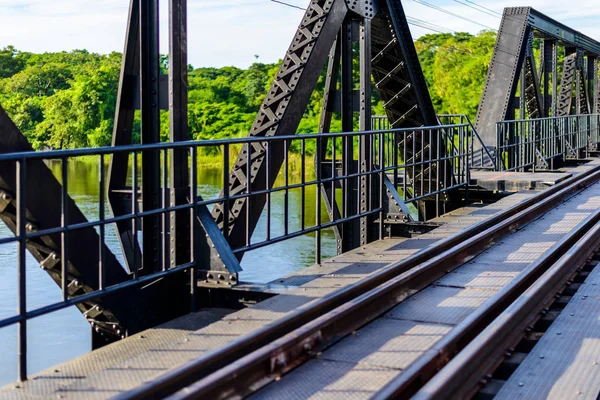 Köprü kwai Nehri, il kanchanaburi, Tayland.