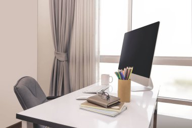 Müdürü tablo masaüstü bilgisayar ve iş notları