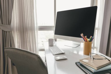 Müdürü tablo masaüstü bilgisayar ve iş notları