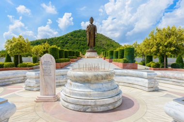 Wat Thipsukhontharam, Kanchanaburi Eyaleti, Buda heykelleri,