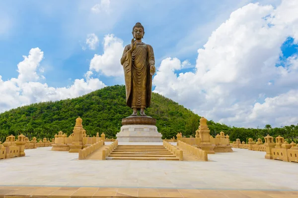 Estatuas de Buda en Wat Thipsukhontharam, provincia de Kanchanaburi , —  Fotos de Stock