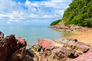 Plaja pembe sto yakın pembe taş (Arkose, Arkosic kumtaşı)