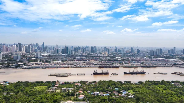 Letecké panorama pohled z Bangkoku a pohled na Chao Phraya River Vie — Stock fotografie