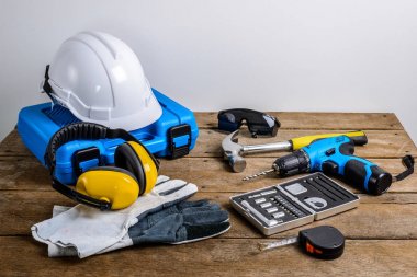 Matkap ve matkap, araçlar, marangoz ve güvenlik, koruma Eq set