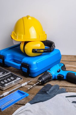 Matkap ve matkap, araçlar, marangoz ve güvenlik, koruma Eq set