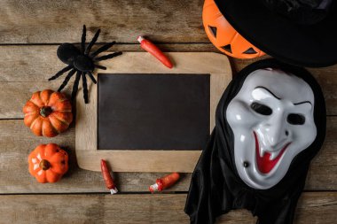 Cadılar Bayramı Balkabağı kafa jack fener tebeşir kurulda ve cadı h