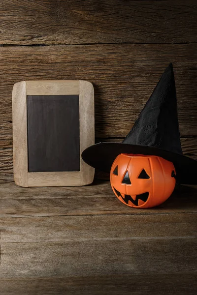 Cadılar Bayramı Balkabağı kafa jack fener tebeşir kurulda ve cadı h