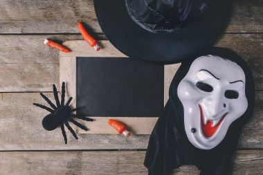 Cadılar Bayramı Balkabağı kafa jack fener tebeşir kurulda ve cadı h