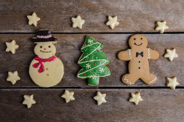 Neşeli Noel kurabiyesi ve yeni yıl Noel şeklinde 