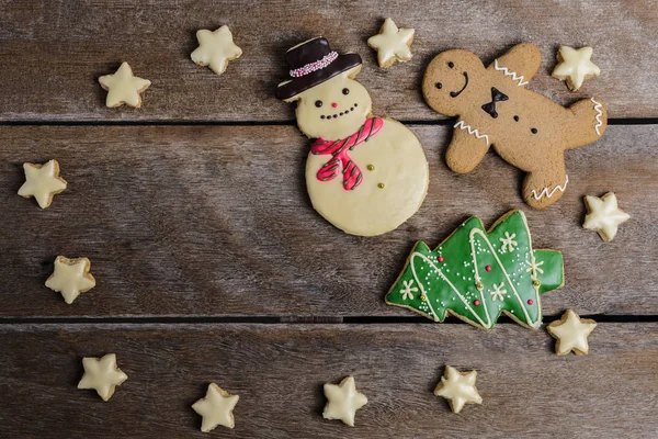 Neşeli Noel kurabiyesi ve yeni yıl Noel şeklinde 