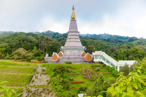 Dominantou Krajiny Pagoda Noppamethanedol Noppapol Phumsiri Doi Inthanon Národní Parku — Stock fotografie