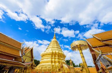 Wat Phra bu DOI Suthep 1385 kurulan tapınak büyük bir l.