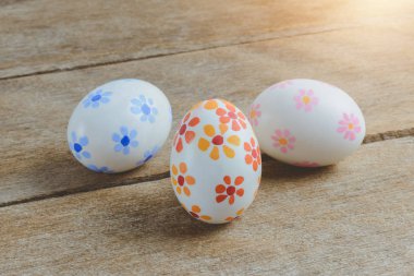 Renkli el yapımı Paskalya yumurtaları