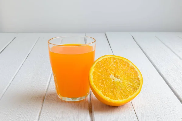 Still Life Fresh Orange Fruit, Orange Juice on Vintage White Woo — Stock Photo, Image