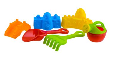 Beyaz arka plan üzerinde izole çocukların plaj oyuncakları