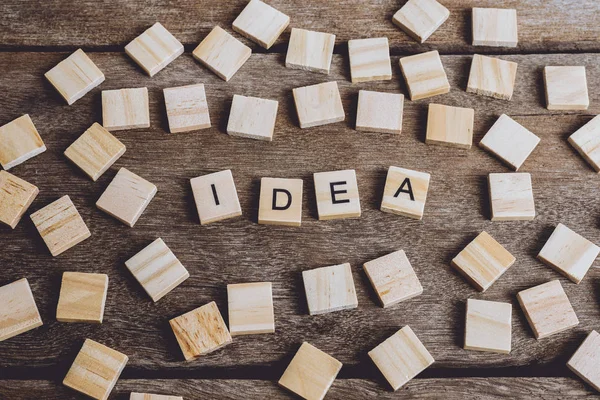 Parole IDEA realizzate con lettere in legno a blocchi. Legno abc — Foto Stock
