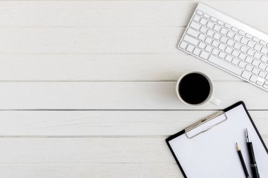 Düzlük, üst görünüm ahşap ofis çalışma alanı
