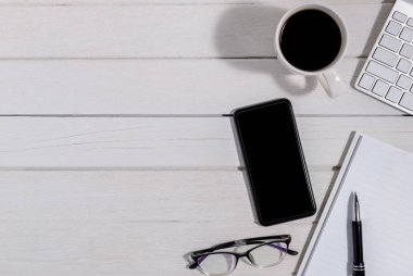 Düzlük, üst görünüm ahşap ofis çalışma alanı