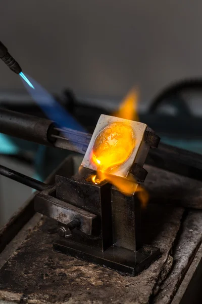 Metal Casting met de steekvlam — Stockfoto