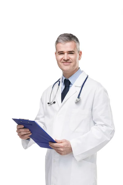 Läkare Labbrock Och Stetoskop Håller Patient Fil Eller Medicinska Anteckningar — Stockfoto