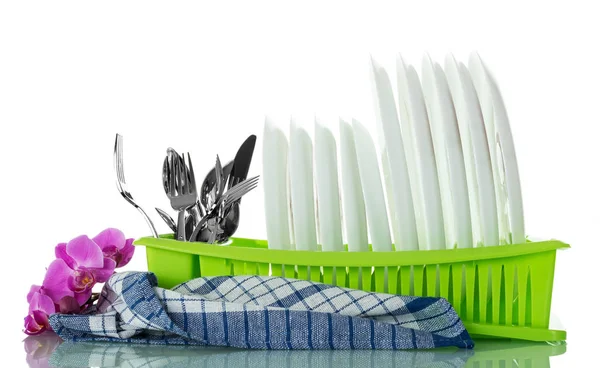 Čistě umyté kuchyňské nádobí v sušení na bílém — Stock fotografie