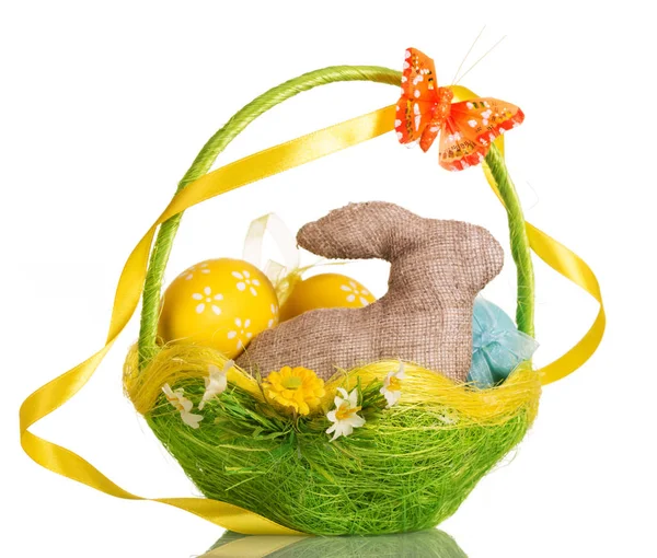 Basket with Easter eggs and bunny, isolated on white. — Stock Photo, Image