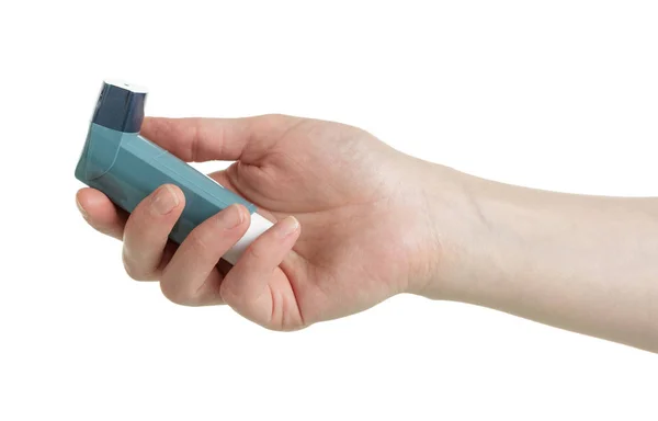 Handige kleine inhalator in vrouwelijke hand geïsoleerd op wit — Stockfoto