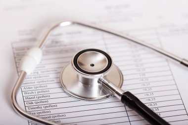 Form ve fonendoskopu yakından incele