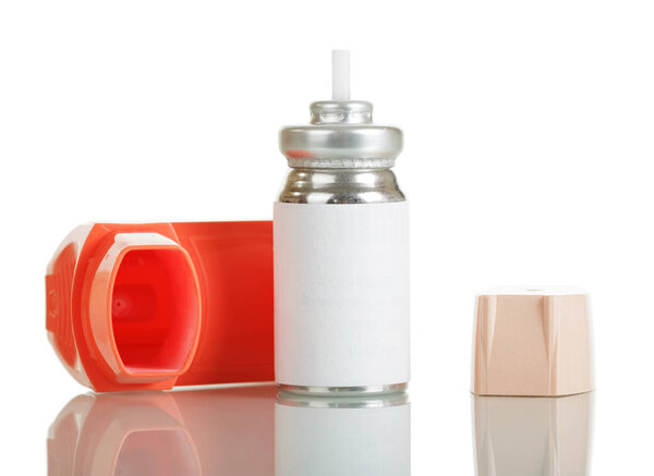 Ингалятор от астмы, пустой патрон и крышка, изолированные на белом
.