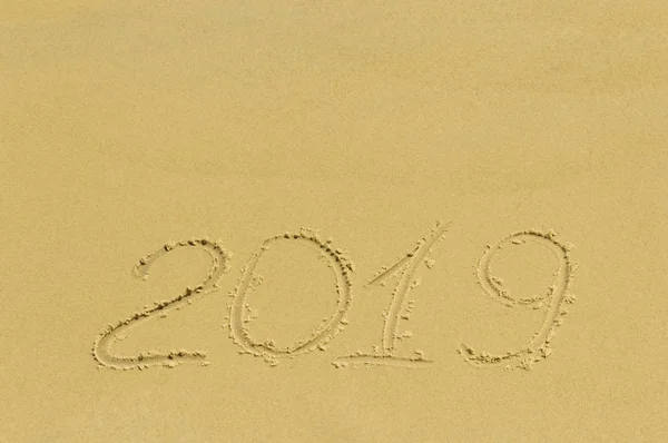 The inscription on the sand 2019 — 图库照片