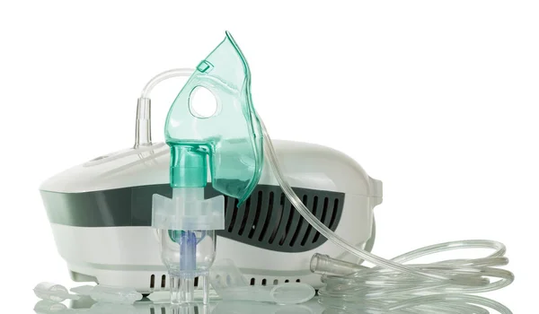 Compressor inhalator met babymasker, geïsoleerd op wit — Stockfoto