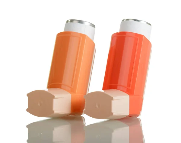 Dva malé kapesní inhalátor s dávkovačem izolované na bílé — Stock fotografie