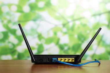 Masada Wi-Fi yönlendirici, kablo bağlantısı için panel