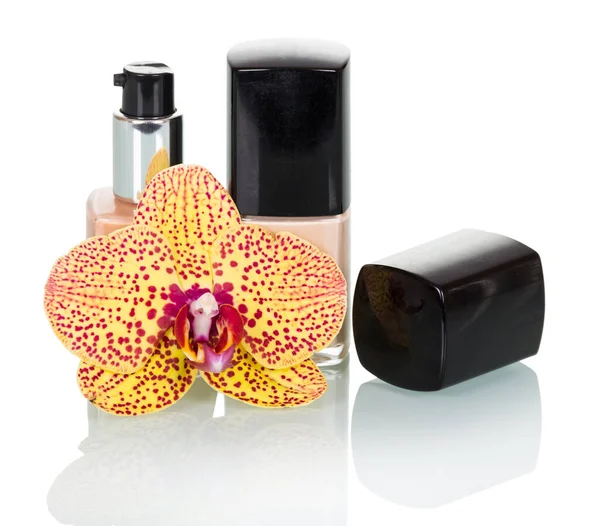 Bottiglie Con Base Cosmetica Femminile Fiore Orchidea Isolato Sfondo Bianco — Foto Stock