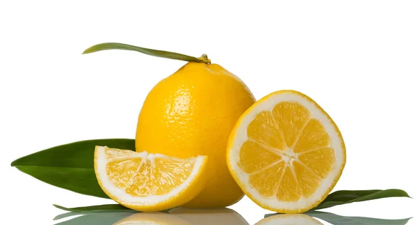 Citron Jaune Vif Avec Feuille Tranches Suivantes Agrumes Isolées Sur — Photo