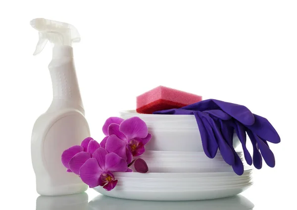 Pilha Pratos Limpos Detergente Luvas Azuis Flores Orquídea Isolada Sobre — Fotografia de Stock