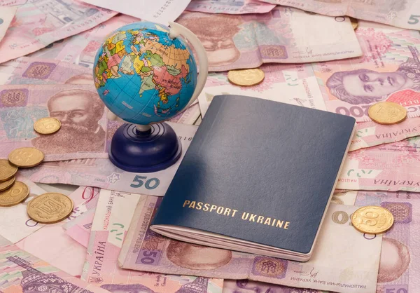 Pasaporte Globo Monedas Fondo Los Billetes Hryvnia —  Fotos de Stock