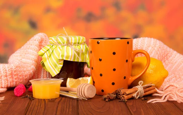 Heißer Tee Mit Honig Und Zitrone Gegen Erkältungen Marmeladenglas Warmer — Stockfoto