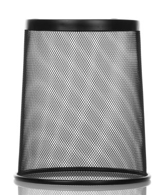 Beyaz arkaplana izole edilmiş çöp kutusunu boşalt. Yukarıdan görüntüle.