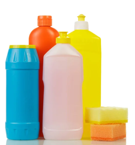 Gekleurde Plastic Flessen Met Vloeistoffen Schuurpoeder Sponzen Geïsoleerd Witte Achtergrond — Stockfoto