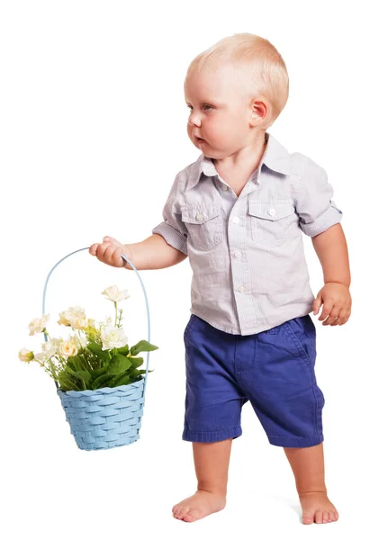 Niño Camisa Rayas Brillantes Pantalones Cortos Azules Pie Sosteniendo Una —  Fotos de Stock