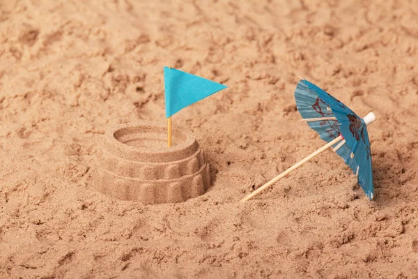 Колизей Песок Флаг Зонтик Крупным Планом Фон — стоковое фото
