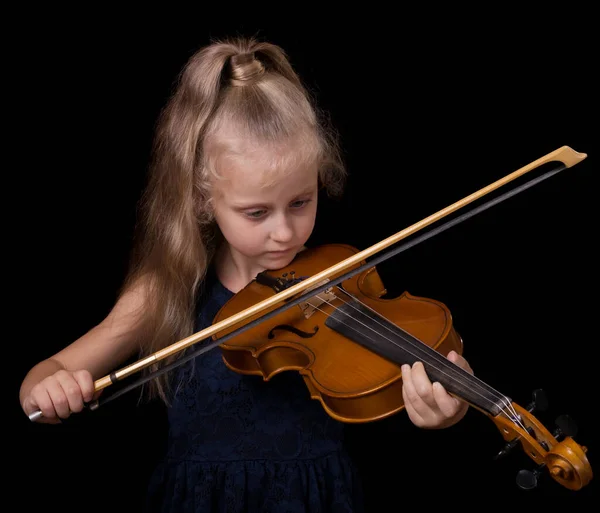 Девочка Учится Играть Скрипке Черном Фоне — стоковое фото